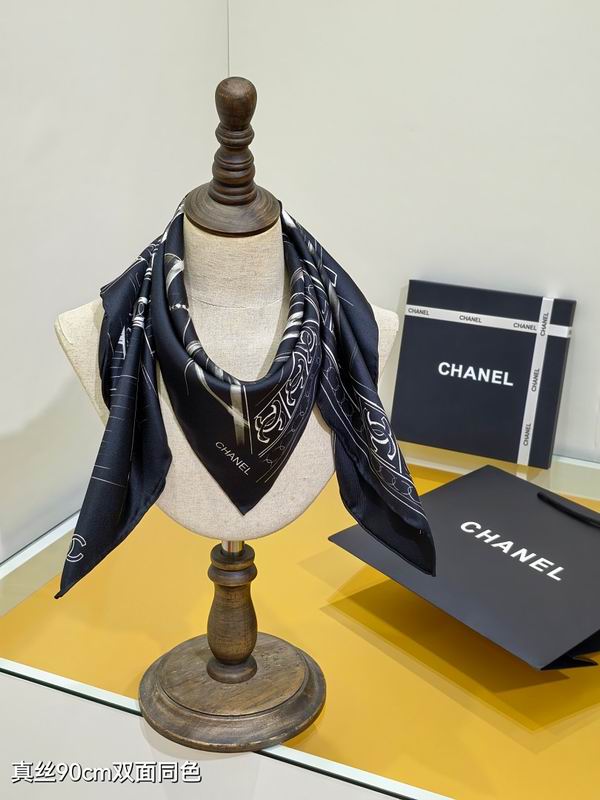 Chanel silk scarf hm34